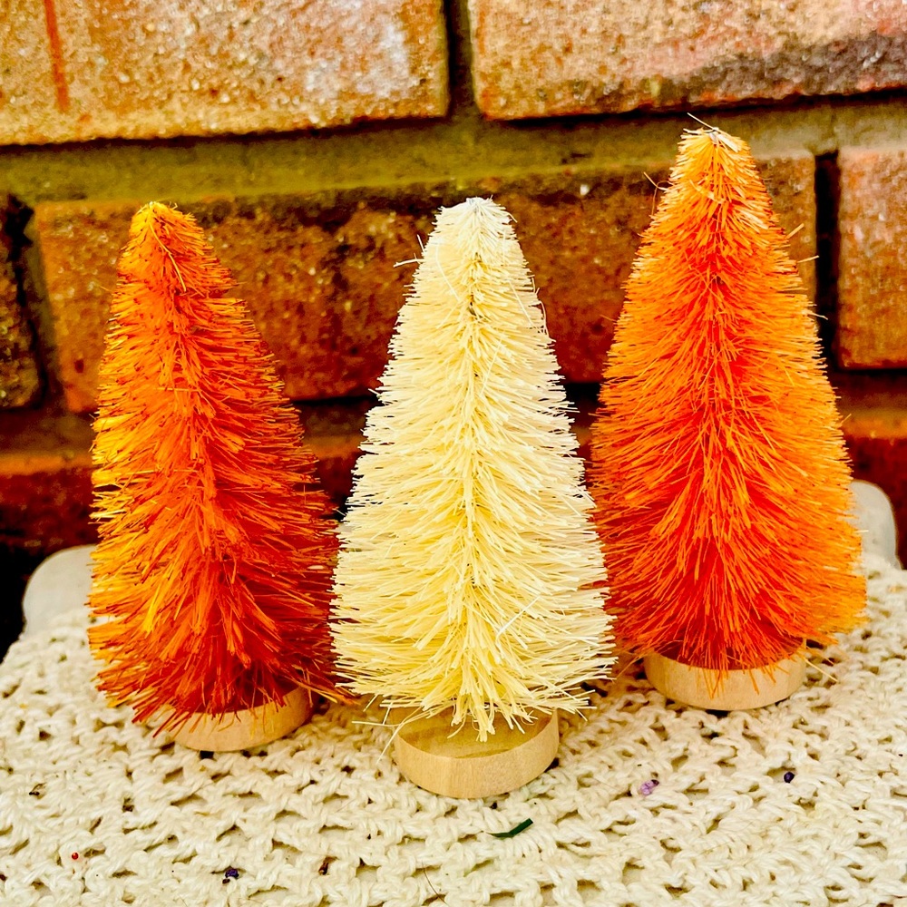 *Multicolored Bottle Brush Fall Tree Set